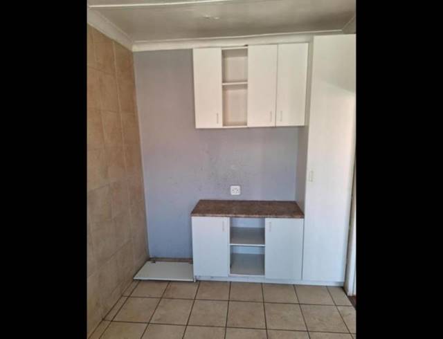 1 BEDROOM PROPERTY TO RENT IN LA ROCHELLE